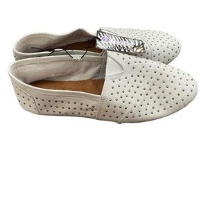 Chatties Slip-on Shoes / Sneakers - 11 NWT - Off White